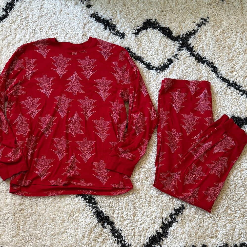 Carter’s Adults Holiday PJ Set. Size XL🎄 EUC